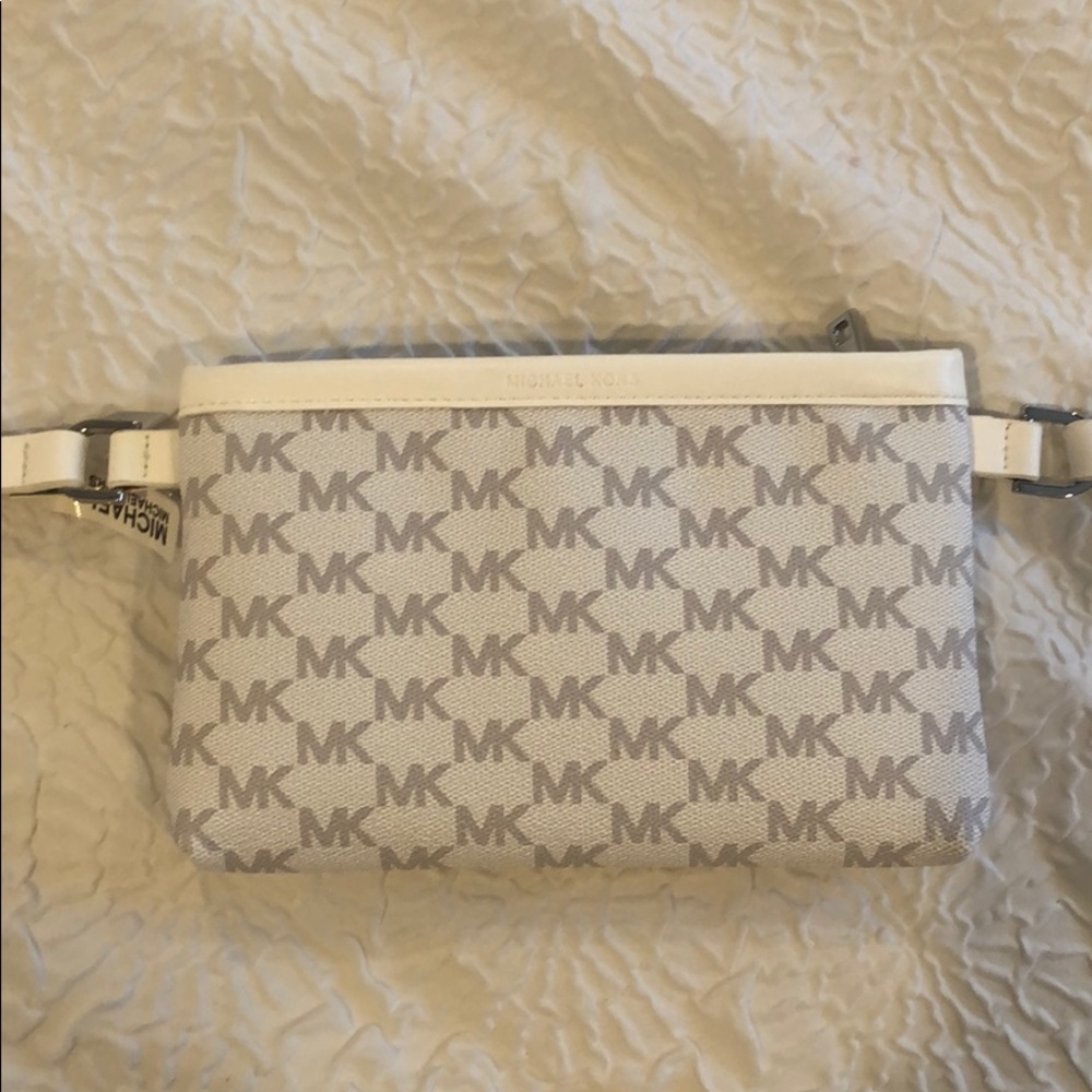 NWT Michael Kors belt bag size S